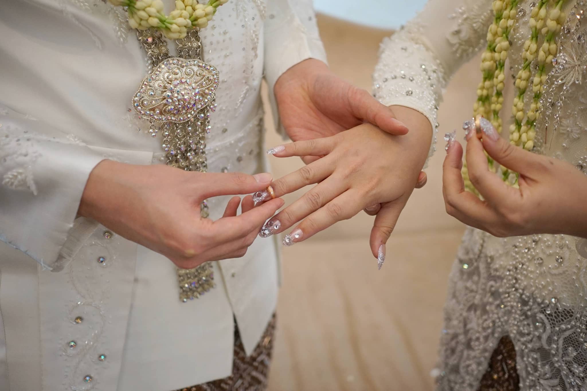 Hopefully my first and last wedding ring. Credits: Instagram @matahatigraphy.